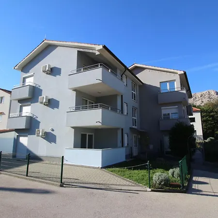 In Mit Eigenem Balkon By Interhome アパート *