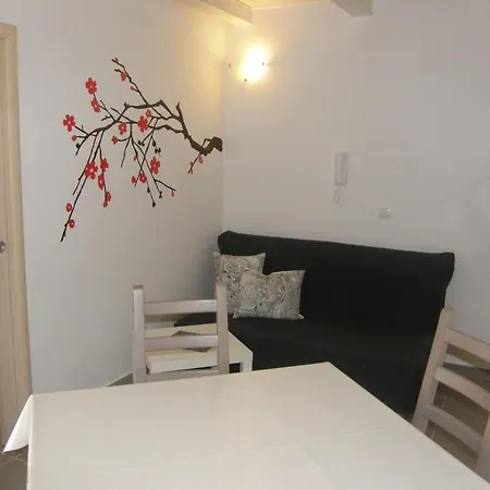 Διαμέρισμα In Mit Eigenem Balkon By Interhome *