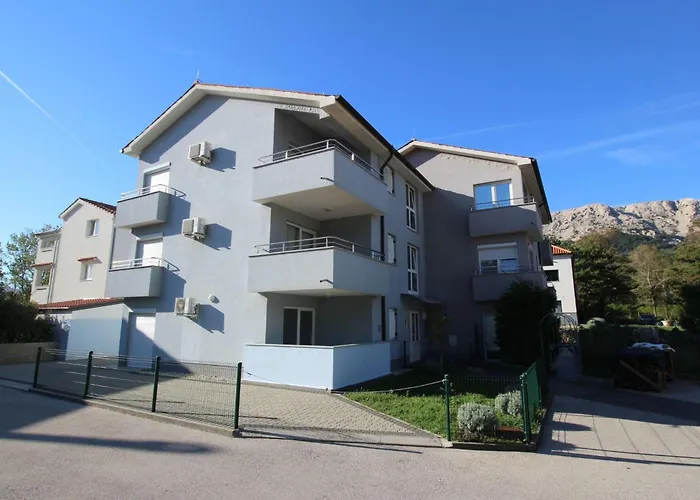 In Mit Eigenem Balkon By Interhome Daire *